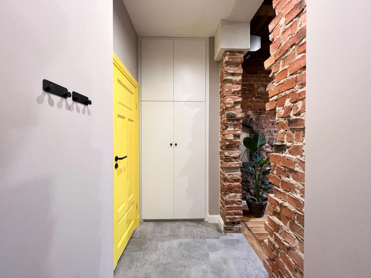 Kajmakowy Z Widokiem Na Stare Miasto. Netflix Apartment